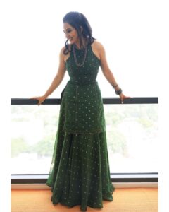 Srushti Dange Instagram - Bringing some life to my feed 🦚🌱

@swethaindiranstylist X @sindira_by_swethaindiran X @mua_supriya X @meera_hair_makeup X @varuun.jpg