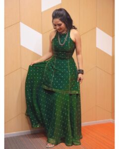 Srushti Dange Instagram - Bringing some life to my feed 🦚🌱

@swethaindiranstylist X @sindira_by_swethaindiran X @mua_supriya X @meera_hair_makeup X @varuun.jpg