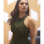 Srushti Dange Instagram - Bringing some life to my feed 🦚🌱 @swethaindiranstylist X @sindira_by_swethaindiran X @mua_supriya X @meera_hair_makeup X @varuun.jpg