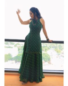 Srushti Dange Instagram - Bringing some life to my feed 🦚🌱

@swethaindiranstylist X @sindira_by_swethaindiran X @mua_supriya X @meera_hair_makeup X @varuun.jpg
