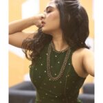 Srushti Dange Instagram - Bringing some life to my feed 🦚🌱 @swethaindiranstylist X @sindira_by_swethaindiran X @mua_supriya X @meera_hair_makeup X @varuun.jpg