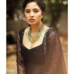 Srushti Dange Instagram - They say black is beauty ♠️ Designer @sindira_by_swethaindiran Styled by @swethaindiranstylist Makeup by @hairandmakeupbynive Hairdo by @vishaa_hairandmakeup Photographer by @shotsbyuv @sat_narain #cute #srushtidange #like4like #travel #instagram #style #summer #srushti #fitness #food #fun #srushtiidange #beauty #instalike #smile #cookuwithcomali #music #ootd #instamood #cwc #cookwithcomali #cookwithcomali4 #cookwithcomaliseason4