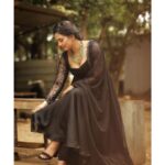Srushti Dange Instagram - They say black is beauty ♠️ Designer @sindira_by_swethaindiran Styled by @swethaindiranstylist Makeup by @hairandmakeupbynive Hairdo by @vishaa_hairandmakeup Photographer by @shotsbyuv @sat_narain #cute #srushtidange #like4like #travel #instagram #style #summer #srushti #fitness #food #fun #srushtiidange #beauty #instalike #smile #cookuwithcomali #music #ootd #instamood #cwc #cookwithcomali #cookwithcomali4 #cookwithcomaliseason4