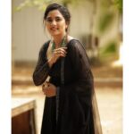 Srushti Dange Instagram – They say black is beauty ♠️

Designer @sindira_by_swethaindiran 
Styled by @swethaindiranstylist 
Makeup by @hairandmakeupbynive 
Hairdo by @vishaa_hairandmakeup 
Photographer by @shotsbyuv @sat_narain

#cute #srushtidange #like4like #travel #instagram #style #summer #srushti  #fitness #food #fun #srushtiidange 
#beauty #instalike #smile #cookuwithcomali #music #ootd #instamood #cwc #cookwithcomali #cookwithcomali4 #cookwithcomaliseason4