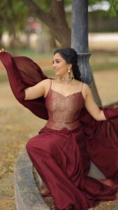 Srushti Dange Instagram - There is great beauty in simplicity @sindira_by_swethaindiran @swethaindiranstylist @hairandmakeupbynive @vishaa_hairandmakeup @dhanushkraja @sankge #reel #reelsinstagram #reelsvideo #reelitfeelit #reelsindia #reelsviral #srushtidange #like4like #travel #instagram #style #summer #srushti #fitness #food #fun #srushtiidange #beauty #instalike #smile #cookuwithcomali #music #ootd #instamood #cwc #cookwithcomali #cookwithcomali4 #cookwithcomaliseason4