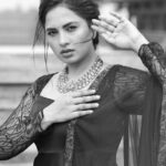 Srushti Dange Instagram – Too black to handle ♣️

@sindira_by_swethaindiran @swethaindiranstylist @hairandmakeupbynive @vishaa_hairandmakeup @sat_narain @shotsbyuv 

#reel #reelsinstagram #reelsvideo #reelitfeelit #reelkarofeelkaro #reelsindia #reelitfeelit❤️❤️ #srushtidange #like4like #travel #instagram #style #summer #srushti  #fitness #food #fun #srushtiidange 
#beauty #instalike #smile #cookuwithcomali #music #ootd #instamood #cwc #cookwithcomali #cookwithcomali4 #cookwithcomaliseason4