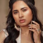 Srushti Dange Instagram – Hmmm subtle 🫧

Styled by @swethaindiranstylist 
Designer @sindira_by_swethaindiran 
MUA by @hairandmakeupbynive 
Earrings by @fineshinejewels
Photographer @camerasenthil
