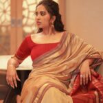 Srushti Dange Instagram – Heads up ❣️

Styled by @swethaindiranstylist 
MUA by @makeup_by_kez 
Photographer @camerasenthil