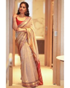 Srushti Dange Instagram - Heads up ❣️

Styled by @swethaindiranstylist 
MUA by @makeup_by_kez 
Photographer @camerasenthil