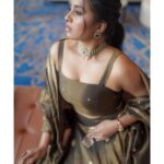 Srushti Dange Instagram - If you got eyes, look at me now 🫒 @swethaindiranstylist @sindira_by_swethaindiran @hairandmakeupbynive @vishaa_hairandmakeup @camerasenthil @fineshinejewels