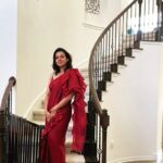 Sruthi Hariharan Instagram - Monochrome or contrast . What do you think .... #trials Styled @shashwatichandrashekar (I am so glad you are back in my life❤️) Saree from @suta_bombay (obsessed with their collection of sarees and blouses) PC - @aanita777 (Growing to love and respect this super woman ) Austin Texas