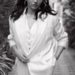 Sunaina Instagram - Hey you… yes you… Hi :) 📸 @the.portrait.culture @sat_narain @ashwinkarthick1995 Styling @mehndi_jashnani MUA & hair @zuci_hairnmakeup