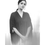 Sunaina Instagram - Photography : @the.portrait.culture @sat_narain @shotsbyyuv Styling @mehndi_jashnani MUA @zuci_hairnmakeup