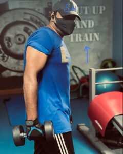 Sunil Instagram - “Alagenandiiiiii” ……..!!!

.
.
.
#sunday #sundayfunday #sundayworkout #training #shutupandtrain #workout #worklifebalance #cinema #charector #tollywood #sunil #sunilvarma #sundayvibes #workmode #workinginprogress #lifestyle #blue #mylife #mylifemyrules #maskup