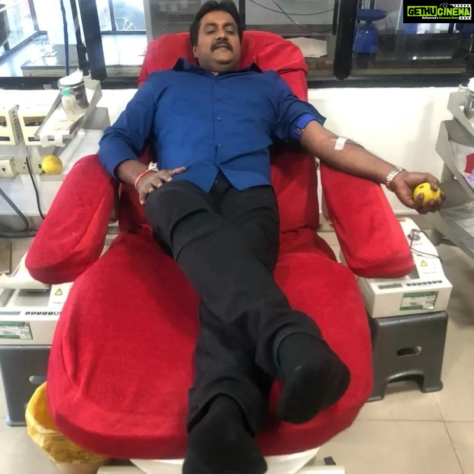 Sunil Instagram - Spent this birthday donating blood at Chiranjeevi blood bank. A little goes a long way. Donate blood to save lives 🙏 #chiranjeevibloodbank #chiranjeevicharitabletrust #blooddonation #bloodbank @chiranjeevikonidela #megastarfans #megastarchiranjeevi #chiranjeevifans #donatebloodsavelife #sunil