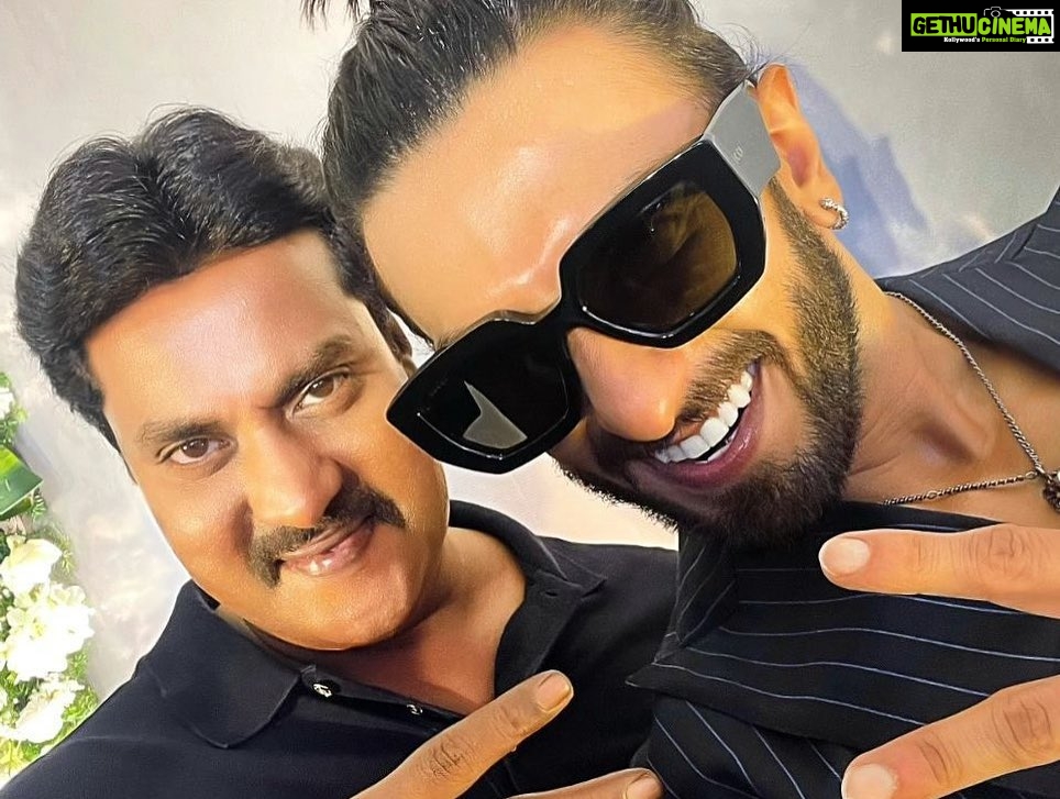 Sunil Instagram - Happy Birthday to the Power House of Energy - @ranveersingh !! Its a previlege to send my wishes to one of the most humblest, sweetest persons i know.. His energy, humbleness, attitude, smile, style are contagious. It was a #fanmoment for me to meet this Mr.Perfect and was lucky to get his attention and the love. Have a blast #ranveersingh bhayya. May you be blessed more and more so that you can be a blessing to many more. Happy Birthday from me and our entire #tollywood ❤️ Many many happy returns returns….heavyyyy returns of the day bro 😍 #sunil #ranveersingh #mostlovable #humble #sweetest #energetic #greatattitude #gentleman #happybirthday #hbdranveersingh #lotsoflove #birthdaywishes from #actorsunil #mangalamsrinu #sunilasmangalamsrinu #pushpatherise #pushpatherule #thankyou