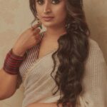 Surabhi Lakshmi Instagram - Kya yeh sach hai ki inn aankhoon ke Masthaane hazaroon hai ? 👀🙈 Photography : @arun_payyadimeethal Styling : @arjun_vasudevs Wardrobe : @celebrate_clothes_n_crafts HMUA : @sijanmakeupartist Jewellery : @amayathejewel HMUA Team : @sibinrajutom