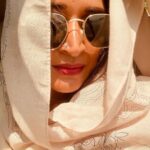 Surabhi Lakshmi Instagram – I got a pocketful of sunshine kisses 🌞🧿

Travel partner & 📸: @rashmimuraleedharan 🤍

#dubai #dubaitourism Grand Mosque,Abudhabi