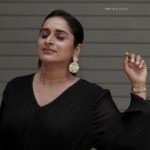 Surabhi Lakshmi Instagram - 🧿🖤🩶🖤 💄@amal_ajithkumar 📸@sameeh_photography 👗@berra_women ❤️ @aju_popz______ Kozhikode, Kerala, India