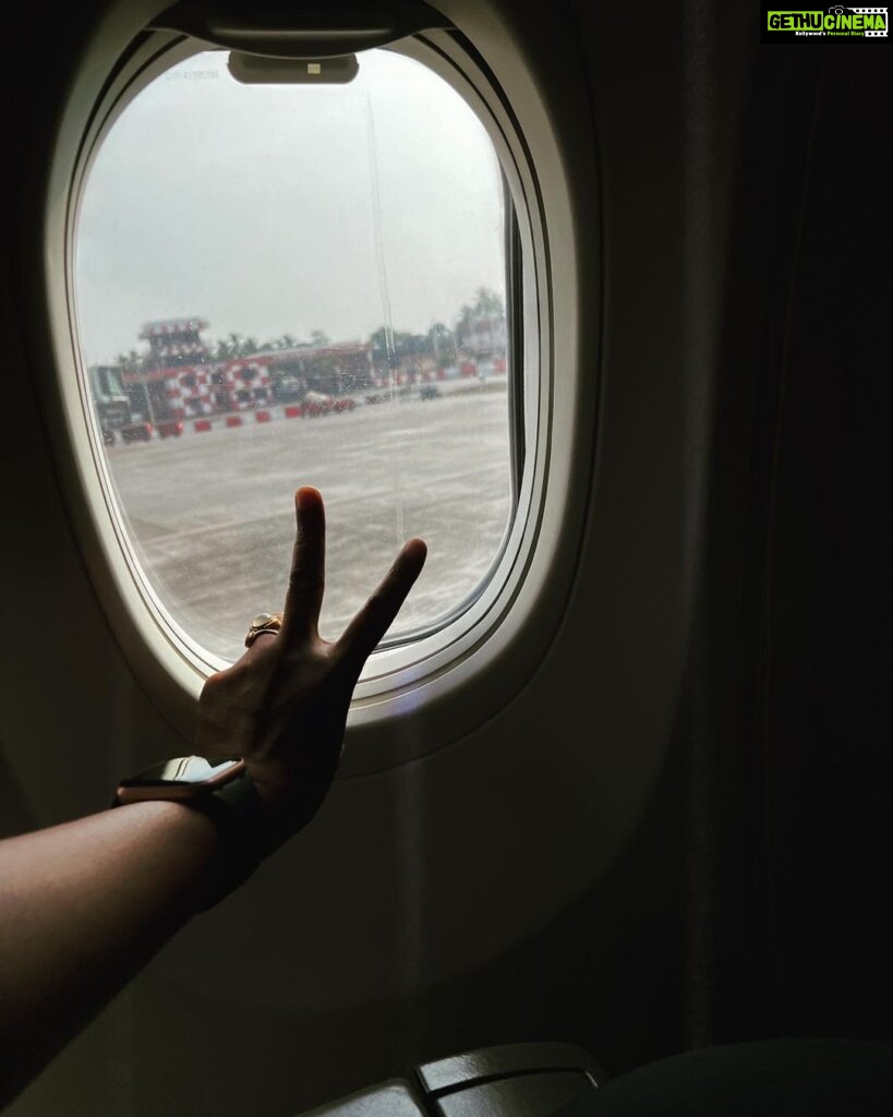 Surabhi Lakshmi Instagram - ✈️✈️muscat,Oman 🧿💎 #oman🇴🇲 #omanair #travel #kozhikodeinternationalairport Calicut International Airport