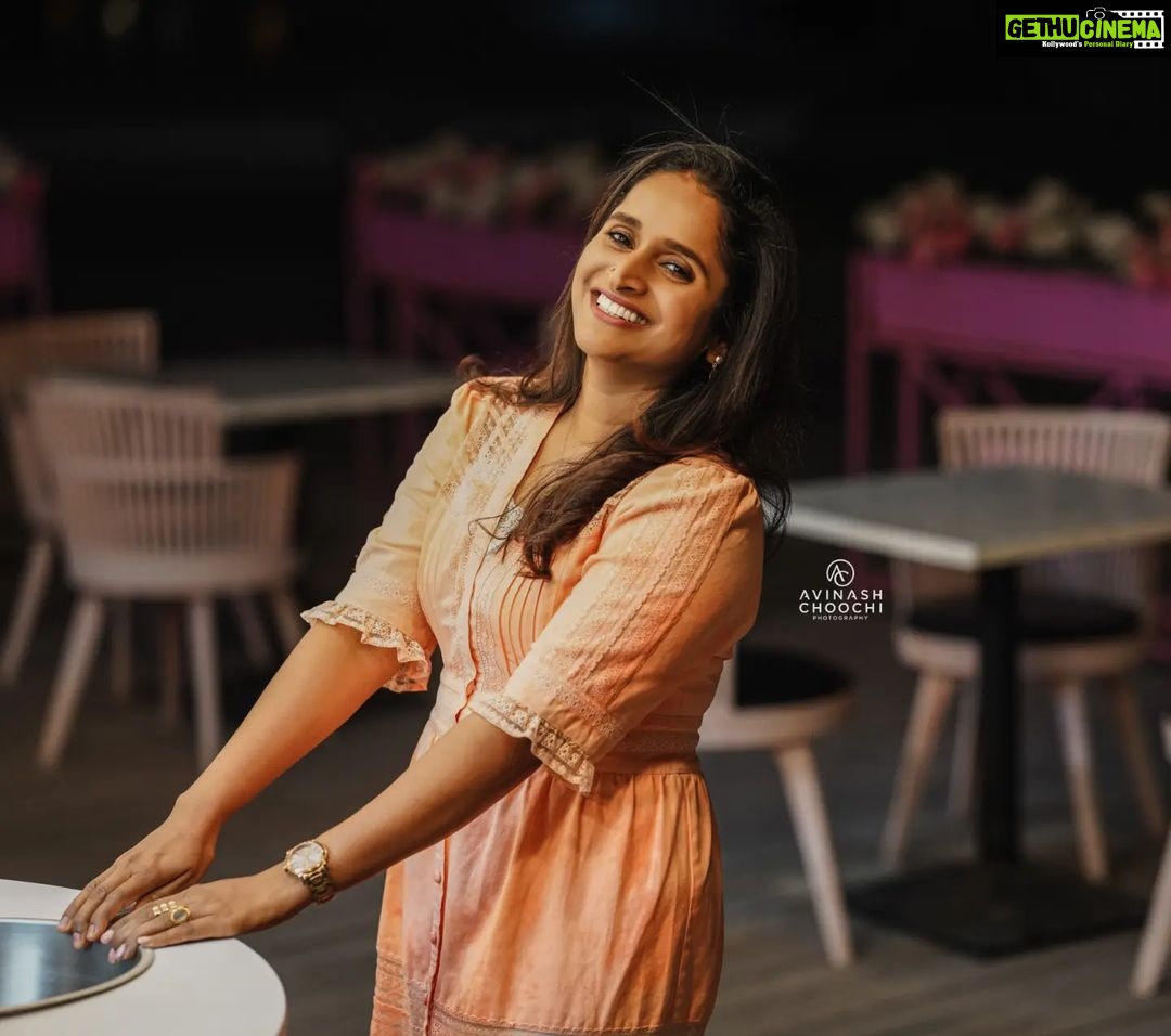 Surabhi Lakshmi Instagram - Dubai moments 💗 > > Thankyou : @avinashchoochiphotography > Styling : @rashmimuraleedharan Wearing : @z.clothn Jewellery : @anokhi_priyakishore > Special thankz : @nikhilahmed @alhindbc > > #dubailife #dubaï #dubai #explore #surabhilakshmi #dubai🇦🇪 #dubaifashion #dubaiinstagram #dubaidowntown #dubaitravel #mydubai #uae🇦🇪 #uaelife #uae #instagood #likesforlike #followforfollowback #instapost #alhindtravels #malayalam #kozikode #dubailifestyle #mallugram #instalike
