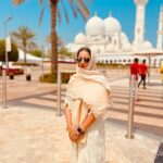 Surabhi Lakshmi Instagram – I got a pocketful of sunshine kisses 🌞🧿

Travel partner & 📸: @rashmimuraleedharan 🤍

#dubai #dubaitourism Grand Mosque,Abudhabi