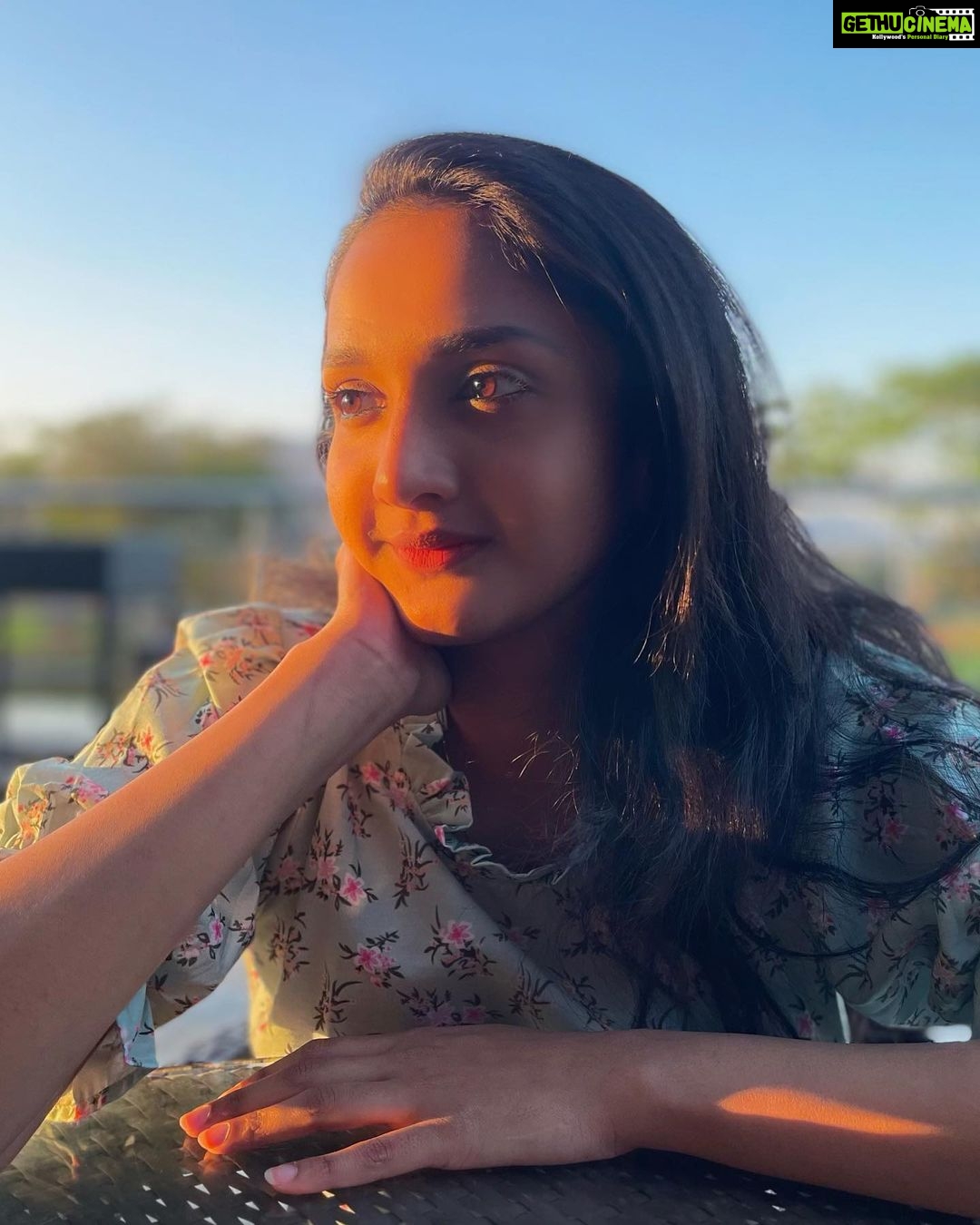 Surabhi Santosh Instagram - Magic of the golden hour✨