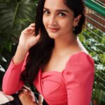 Surabhi Santosh Instagram – Look at me like I’m the only one that you’ll ever see🌸

#midweekcolor #pinkoutfits #springtimeoutfit #pinklovers #cheeryblossoms #random #i̇nstagood #happyvaishu