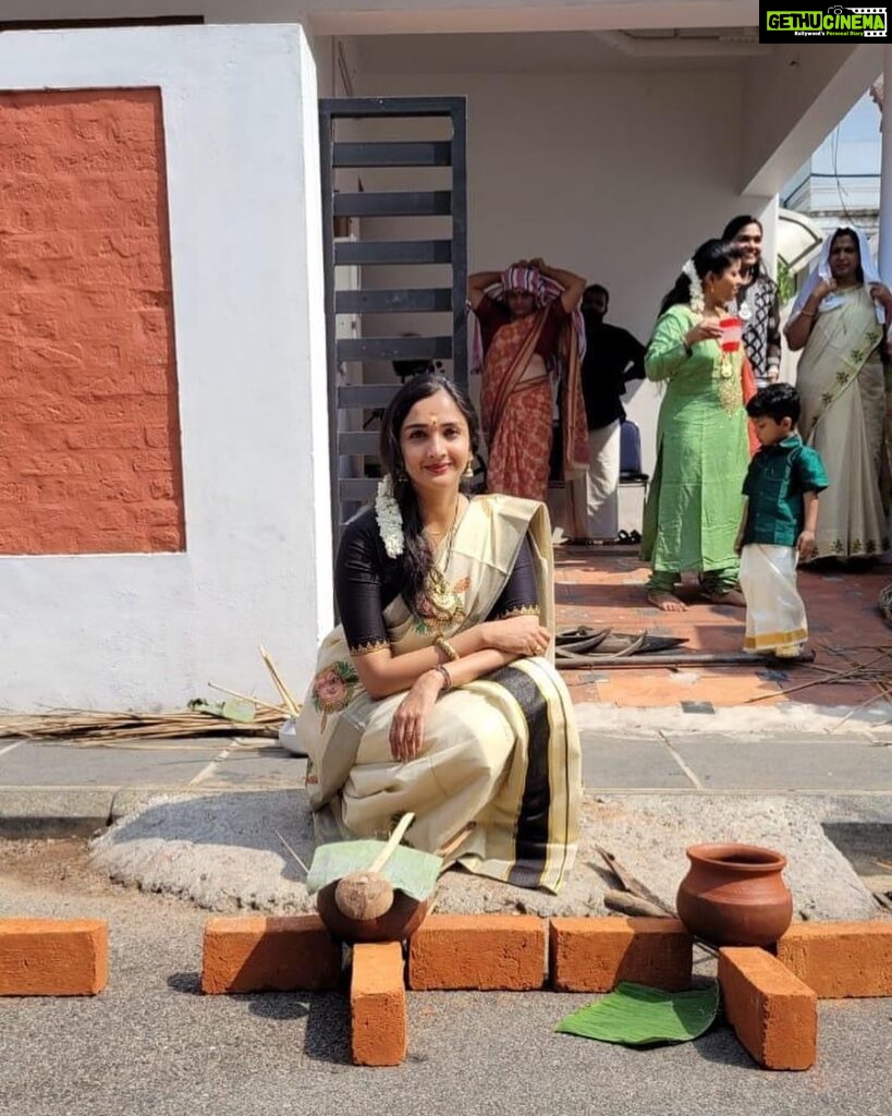 Surabhi Santosh Instagram - There is no other place I’d be today than here❣️ #AttukalPongala #Pongala2023 #MyHomeTown Trivandrum