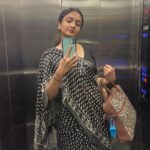 Surabhi Santosh Instagram – On a scale on 1 to lawyer. How lawyer do I look? 🤓

#LawyerinSaree #Advocate #Blackandwhite #sarinotsorry