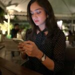 Surabhi Santosh Instagram - For once I have a good picture to remember a fun night! Thank you @vijaymoolan ✨✨ And those who haven’t been to @ironhill_bengaluru .. do check the place out! It’s amazing ❣️ Ironhill Bengaluru