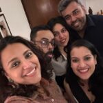 Swara Bhaskar Instagram – I love surprises! Last week, one of my oldest friends @samar_narayen & the amazing @laks7 and Fahad gave me the sweetest surprise in the form a baby shower that they managed to plan and execute without me getting even a whiff of it! I was sooooo clueless I arrived in pajamas! Ok not quite.. but I didn’t catch on till I caught @kaushikmoitra & @priyatnabasu arriving outside & then too I was merely confused! 

Thank you SO much guys! Samar and Lakshita for so thoughtfully thinking of this sweet plan and executing it, @fahadzirarahmad for keeping the secret 😍 and @prashantktm @ashisroy @neetu_sarin @sukhleen_aneja @kunal555555 @swatigetsinsta #UdayKhare, Kaushik, Priyatna , @sabka.malik.ek.taa @sanakapoor5 @shastrivanita for coming and for all the love! Big gratitude to Seema aunty @seemasaran_narayen and Shankar uncle for hosting and Mom and Dad for playing along 🤗😍
Heart is soooo full! This baby is so lucky to be surrounded by such loving and wonderful Masis and Mamus, and Nanas and Nanis 🤗🤗🥰🥰
Thank you all soooooo much! 
Lakshita and Samar you guys outdo yourselves every time! ♥️ 
Feel so blessed! 🧿🪬✨
#babyshower #friendslikefamily Delhi, India