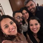 Swara Bhaskar Instagram - I love surprises! Last week, one of my oldest friends @samar_narayen & the amazing @laks7 and Fahad gave me the sweetest surprise in the form a baby shower that they managed to plan and execute without me getting even a whiff of it! I was sooooo clueless I arrived in pajamas! Ok not quite.. but I didn’t catch on till I caught @kaushikmoitra & @priyatnabasu arriving outside & then too I was merely confused! Thank you SO much guys! Samar and Lakshita for so thoughtfully thinking of this sweet plan and executing it, @fahadzirarahmad for keeping the secret 😍 and @prashantktm @ashisroy @neetu_sarin @sukhleen_aneja @kunal555555 @swatigetsinsta #UdayKhare, Kaushik, Priyatna , @sabka.malik.ek.taa @sanakapoor5 @shastrivanita for coming and for all the love! Big gratitude to Seema aunty @seemasaran_narayen and Shankar uncle for hosting and Mom and Dad for playing along 🤗😍 Heart is soooo full! This baby is so lucky to be surrounded by such loving and wonderful Masis and Mamus, and Nanas and Nanis 🤗🤗🥰🥰 Thank you all soooooo much! Lakshita and Samar you guys outdo yourselves every time! ♥️ Feel so blessed! 🧿🪬✨ #babyshower #friendslikefamily Delhi, India