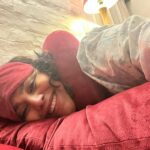 Swara Bhaskar Instagram - Thank you @trucomfort_in for this truly comfortable and supportive pregnancy pillow set! A third trimester essential! Im loving it and living in it! 🙏🏽✨🙏🏽✨ @fahadzirarahmad #pregnancypillow #pregnancy #thirdtrimesterfeels #thirdtrimesteressentials #swarabhaskar #swarabhasker #gifted