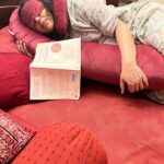Swara Bhaskar Instagram - Thank you @trucomfort_in for this truly comfortable and supportive pregnancy pillow set! A third trimester essential! Im loving it and living in it! 🙏🏽✨🙏🏽✨ @fahadzirarahmad #pregnancypillow #pregnancy #thirdtrimesterfeels #thirdtrimesteressentials #swarabhaskar #swarabhasker #gifted