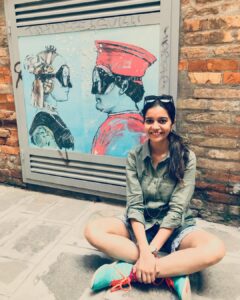 Swathi Reddy Instagram - Venice is a like a good looking person you meet whose grammar is on point. Who is proper and pretty on the outside. So you look for more hidden gems underneath the surface and you do find some but you can’t shake off a feeling of emptiness while walking away. Like nothing. Like my fake smile here.

The irony of the picture behind. Sorry, Venice.