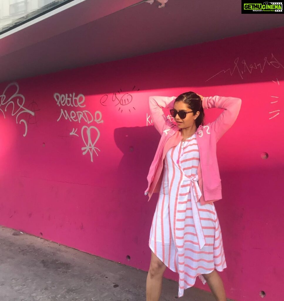 Swathi Reddy Instagram - Petite merde translates to - You piece of sh*t, the rest is English. Ok, wall, you’ve got me inspired enough. I’ll try this.