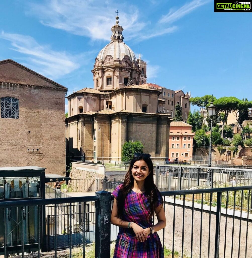Swathi Reddy Instagram - Conscious enough to make sense of what’s happening in the present and wise enough to know even if you figure it out, it’s temporary. तितली इटली मे। Celio (rione of Rome)