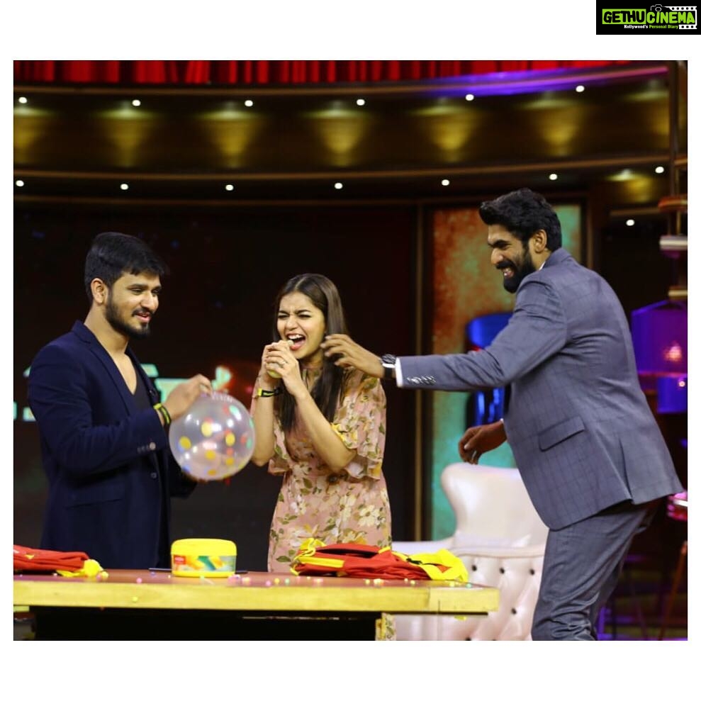 Swathi Reddy Instagram - Just. Breaking Instagram cool factor rules because it was so much fun ⭐️💛 #AboutLastNight