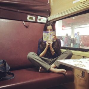 Swathi Reddy Instagram - 𝙂𝙪𝙚𝙨𝙨 𝙬𝙚 𝙖𝙞𝙣’𝙩 𝙨𝙚𝙖𝙧𝙘𝙝𝙞𝙣𝙜 𝙛𝙤𝙧 𝙡𝙤𝙫𝙚;𝙡𝙤𝙫𝙚 𝙥𝙚𝙧 𝙨𝙚.
𝙒𝙝𝙖𝙩 𝙬𝙚 𝙖𝙧𝙚 𝙨𝙚𝙖𝙧𝙘𝙝𝙞𝙣𝙜 𝙛𝙤𝙧, 𝙞𝙨 𝙡𝙤𝙫𝙚 𝙞𝙣 𝙛𝙖𝙢𝙞𝙡𝙞𝙖𝙧 𝙬𝙖𝙮𝙨.

𝙈𝙖𝙮𝙗𝙚 𝙩𝙝𝙖𝙩’𝙨 𝙬𝙝𝙖𝙩 𝙚𝙫𝙚𝙣 𝙡𝙪𝙘𝙠 𝙢𝙚𝙖𝙣𝙨 𝙣𝙤𝙬𝙖𝙙𝙖𝙮𝙨.
𝙇𝙪𝙘𝙠 𝙞𝙨 𝙬𝙝𝙚𝙣 𝙮𝙤𝙪 𝙡𝙤𝙫𝙚 𝙨𝙤𝙢𝙚𝙤𝙣𝙚 𝙖𝙣𝙙 𝙩𝙝𝙚𝙮 𝙡𝙤𝙫𝙚 𝙮𝙤𝙪 𝙗𝙖𝙘𝙠 𝙩𝙝𝙚 𝙨𝙖𝙢𝙚.

𝙄 𝙡𝙤𝙫𝙚𝙙 𝙖𝙣𝙙 𝙡𝙤𝙫𝙚 𝙩𝙧𝙖𝙞𝙣 𝙟𝙤𝙪𝙧𝙣𝙚𝙮𝙨 𝙖𝙣𝙙 𝙏𝙞𝙣𝙠𝙡𝙚.
𝘼𝙣𝙙 𝙩𝙝𝙚𝙮 𝙡𝙤𝙫𝙚 𝙢𝙚 𝙩𝙤𝙤 𝙩𝙞𝙡𝙡 𝙙𝙖𝙩𝙚. :) ( Readers digest was a monthly subscription but Tinkle a train journey special and Archie or Jughead when you saved enough pocket money. #SmallBigThings or #BigBigThings )