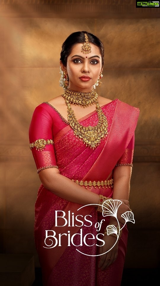 Tanvi Ram Instagram - Aquire the most divine look with the regal bliss of bride collection, so intricate and splendid, created and curated for the special moments of your life. #blissofbrides πππ
π πππππππππ πΊππππ 1990 For Enquiries, Please Contact π 9400024916 βShop Online: www.safajewellery.com Malappuram, Areekode, Melattur, Karinkallathani, Wandoor, Pandikkad, Karuvarakund, Alanallur, Pattikkad #blissofbrides #bride #traditional #traditionalwear #jewelry #goldjewellery #goldnecklace #wedding #bridetobe #safajewellery #ponnaanu_safa