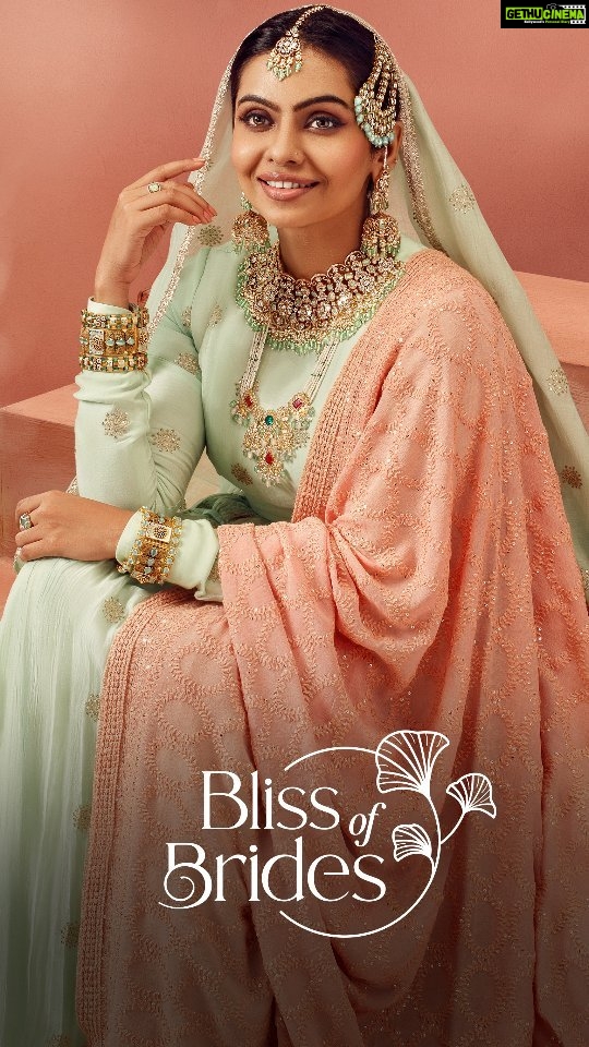 Tanvi Ram Instagram - Bring an enthralling touch to the occasion with the magnificent set featuring coloured stones and detailed motifs #Blissofbrides πππ
π πππππππππ πΊππππ 1990 For Enquiries, Please Contact π 9400024916 βShop Online: www.safajewellery.com Malappuram, Areekode, Melattur, Karinkallathani, Wandoor, Pandikkad, Karuvarakund, Alanallur, Pattikkad #blissofbrides #bride #traditional #traditionalwear #jewelry #goldjewellery #goldnecklace #wedding #bridetobe #safajewellery #ponnaanu_safa