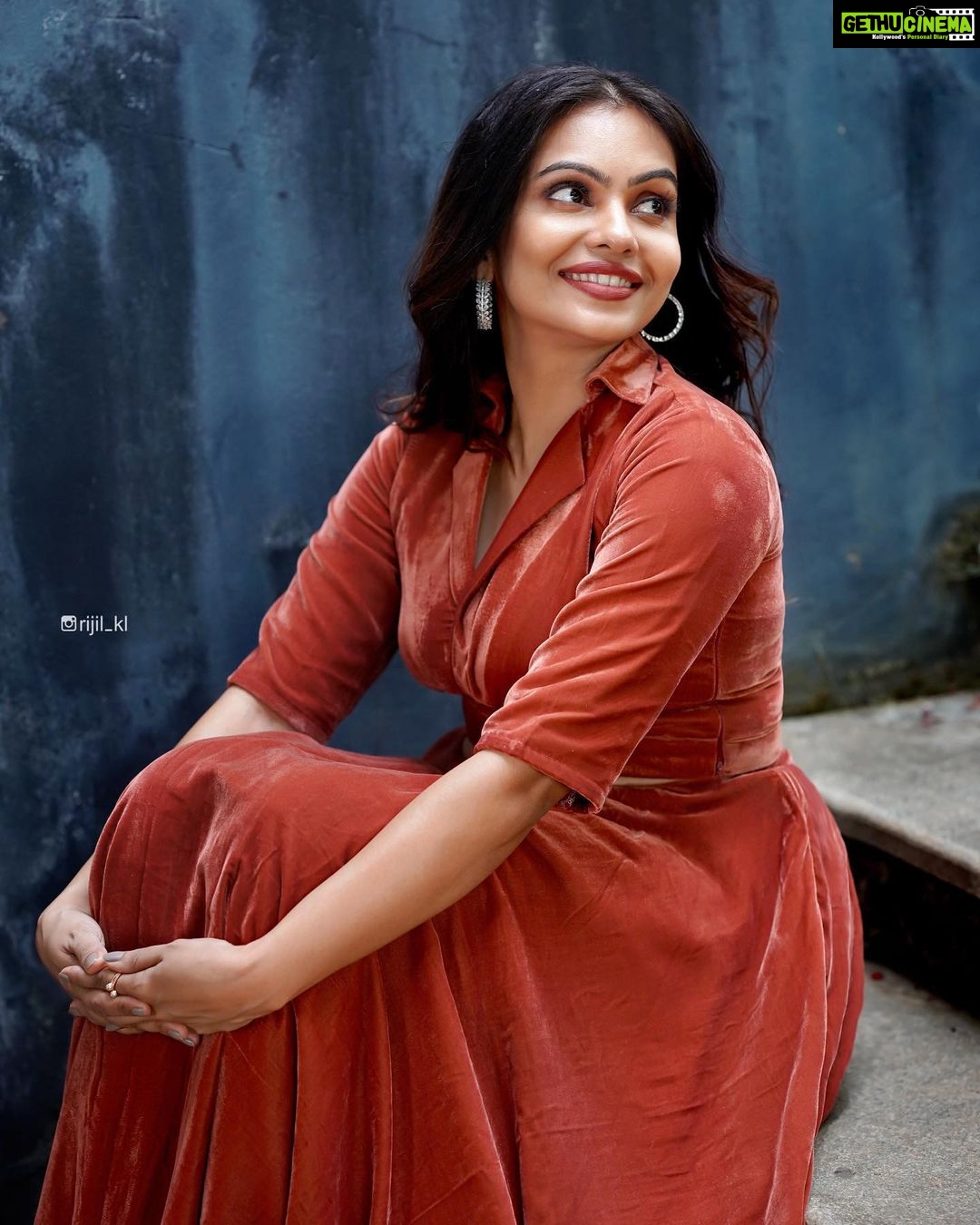 Tanvi Ram Instagram - ♥️ Photography : @rijil_kl Styling : @amritha_lakshmi___ @styledby_al_ Mua : @sreegeshvasan_makeupartist Costume :@wesnikfashion Jewellery : @anokhi_priyakishore #picoftheday #pic #tanviram #instagram