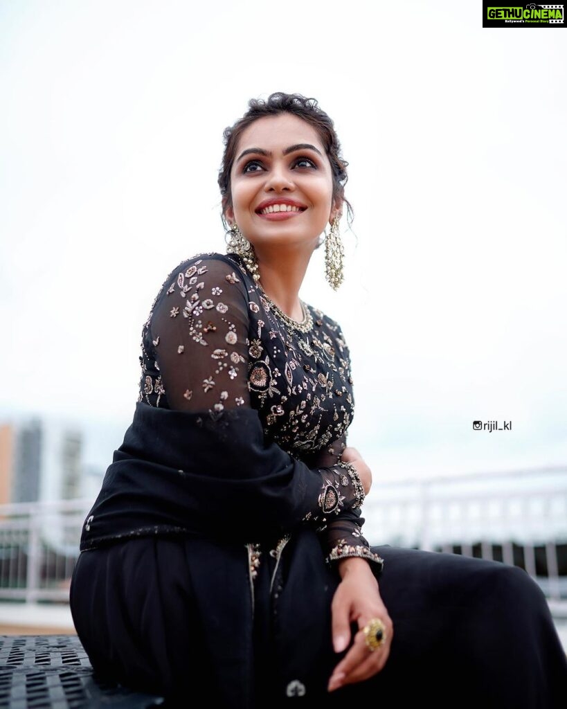 Tanvi Ram Instagram - 🖤 Styling - @mehaka_kalarikkal Photography - @rijil_kl Makeup - @sreegashvasan_makeupartist Costume - @mahekdesigns Ornaments - @makeoveravenue