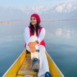 Tanvi Ram Instagram - #photodump - cos every side of kashmir looks beautiful♥️ Clicked by - @koshersaltgirl Attire - @zawe.calicut @_sanaah._ #kashmir #kashmirdiaries #travel Dal Lake, Srinagar, Jammu & Kashmir