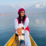Tanvi Ram Instagram - #photodump - cos every side of kashmir looks beautiful♥️ Clicked by - @koshersaltgirl Attire - @zawe.calicut @_sanaah._ #kashmir #kashmirdiaries #travel Dal Lake, Srinagar, Jammu & Kashmir