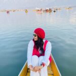 Tanvi Ram Instagram - #photodump - cos every side of kashmir looks beautiful♥️ Clicked by - @koshersaltgirl Attire - @zawe.calicut @_sanaah._ #kashmir #kashmirdiaries #travel Dal Lake, Srinagar, Jammu & Kashmir