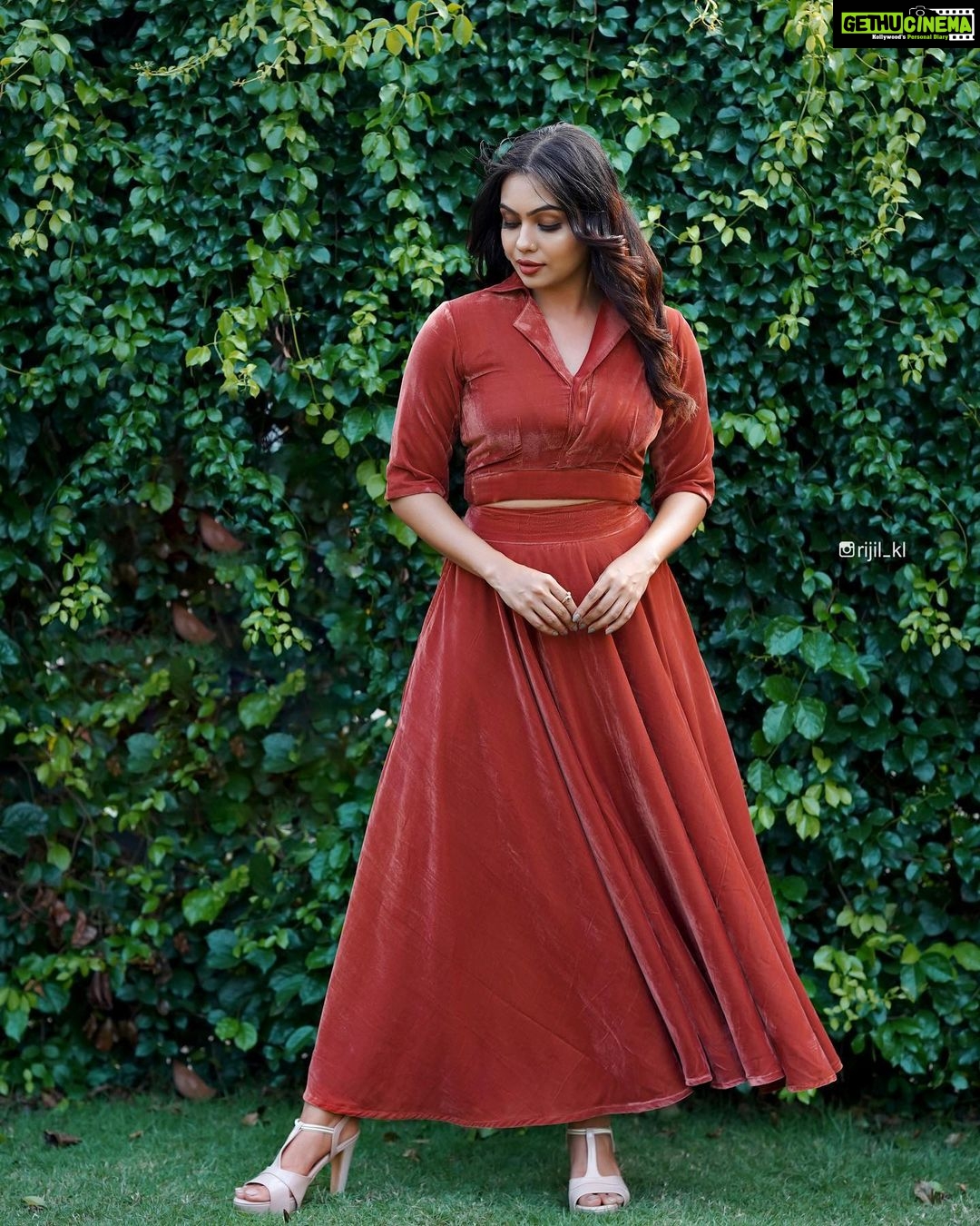 Tanvi Ram Instagram - ♥️ Photography : @rijil_kl Styling : @amritha_lakshmi___ @styledby_al_ Mua : @sreegeshvasan_makeupartist Costume :@wesnikfashion Jewellery : @anokhi_priyakishore #picoftheday #pic #tanviram #instagram