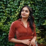 Tanvi Ram Instagram - ♥️ Photography : @rijil_kl Styling : @amritha_lakshmi___ @styledby_al_ Mua : @sreegeshvasan_makeupartist Costume :@wesnikfashion Jewellery : @anokhi_priyakishore #picoftheday #pic #tanviram #instagram