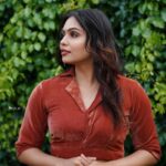 Tanvi Ram Instagram - ♥️ Photography : @rijil_kl Styling : @amritha_lakshmi___ @styledby_al_ Mua : @sreegeshvasan_makeupartist Costume :@wesnikfashion Jewellery : @anokhi_priyakishore #picoftheday #pic #tanviram #instagram